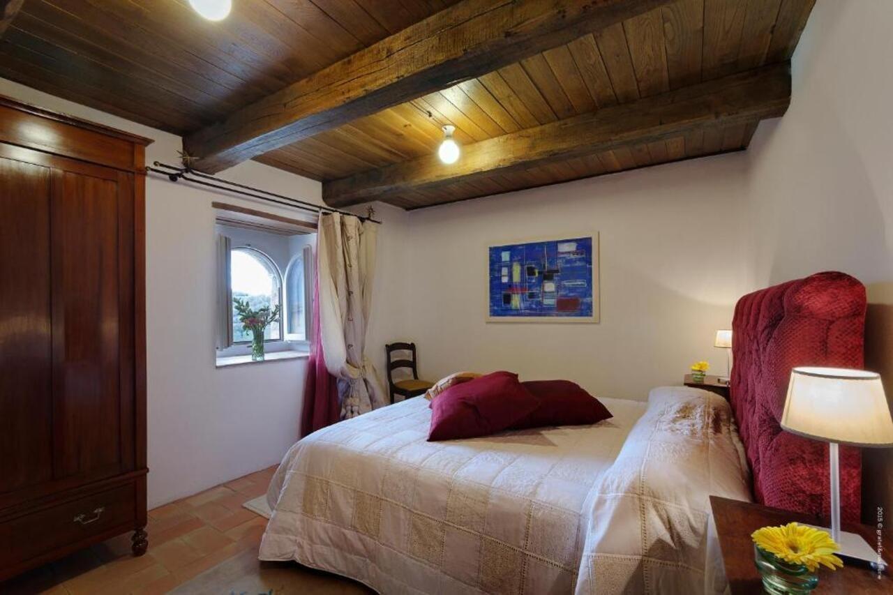 Castello Di Postignano Hotell Sellano Exteriör bild